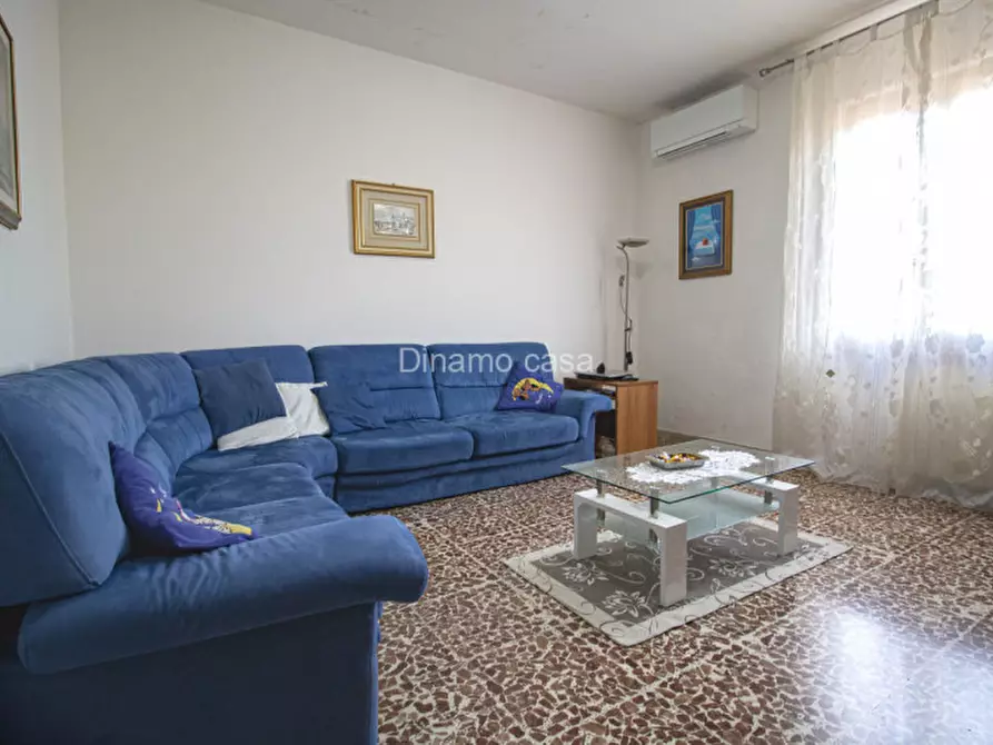 Immagine 1 di Appartamento in vendita  in Via Senio a Prato