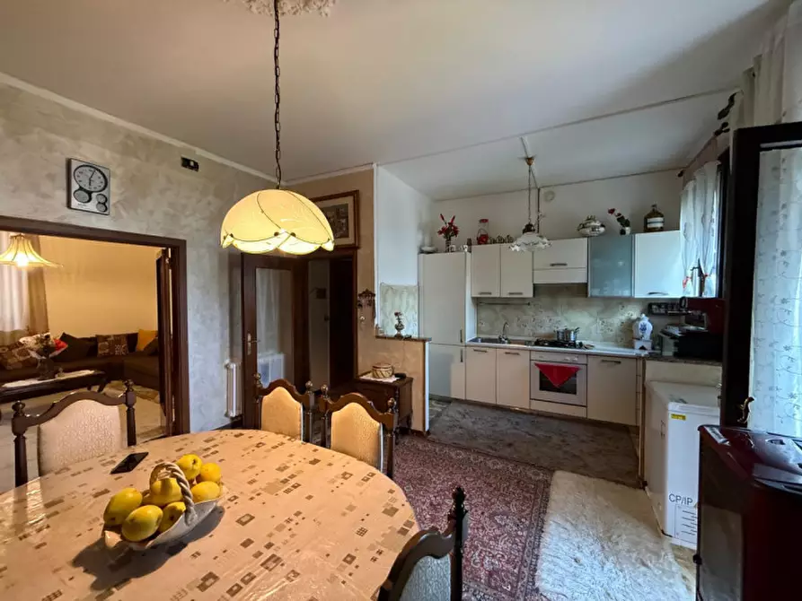 Immagine 10 di Appartamento in vendita  in Via Pecori Giraldi 26 a Schio