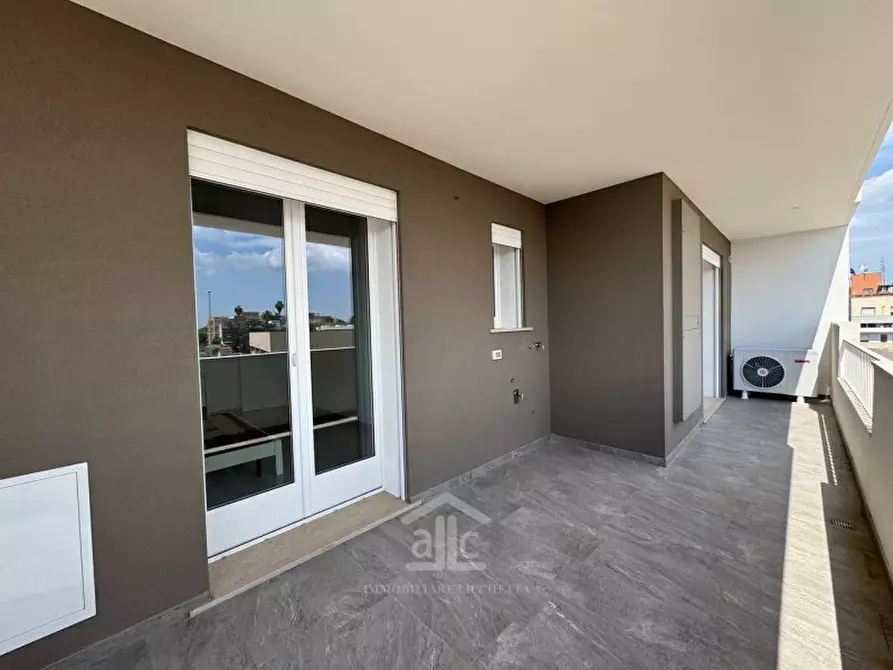 Immagine 4 di Appartamento in vendita  in via san pietro in lama a Lecce