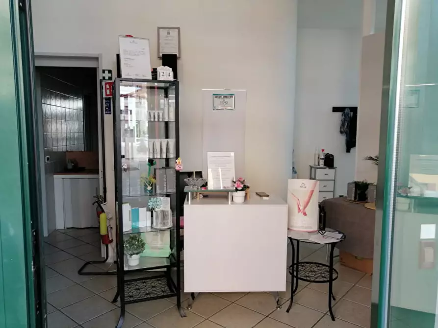 Immagine 5 di Negozio in vendita  in Via Roma a Vigodarzere