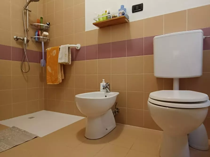 Immagine 26 di Casa indipendente in vendita  a Lendinara