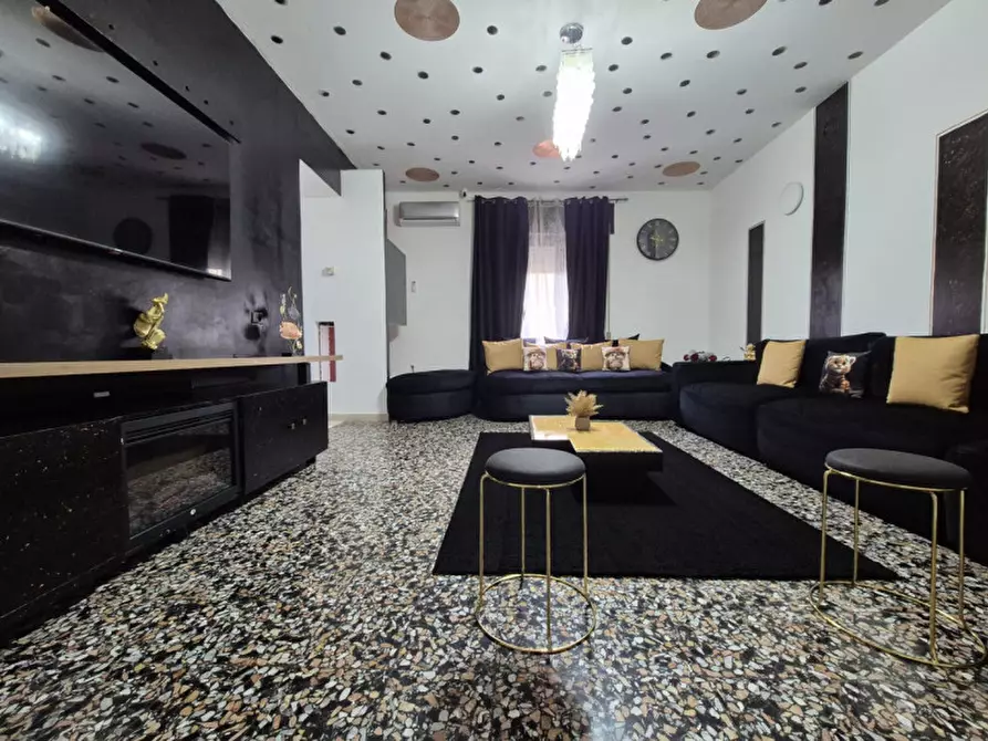 Immagine 5 di Villetta a schiera in vendita  a Monteforte D'alpone