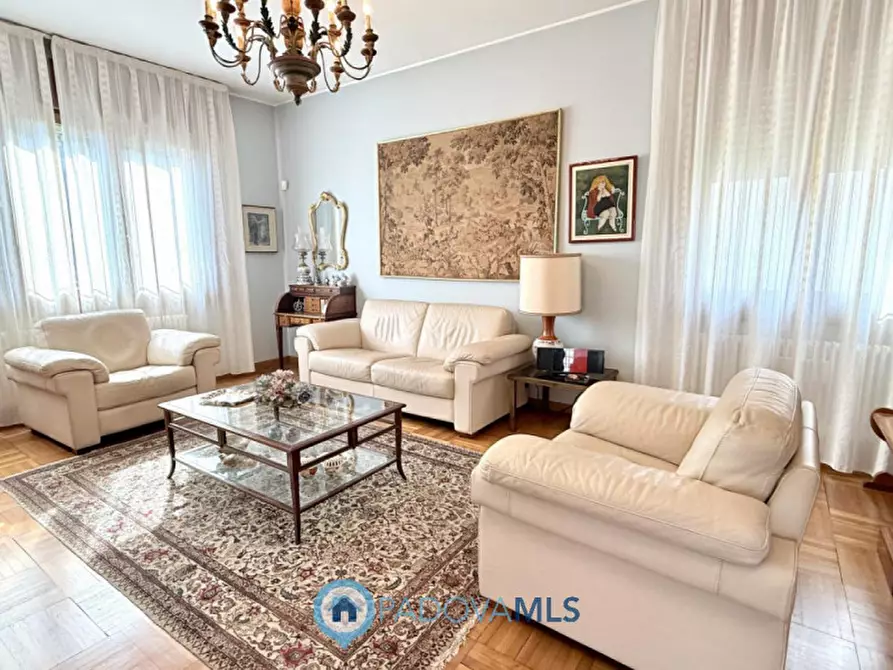 Immagine 2 di Casa indipendente in vendita  in Via Donato Bramante a Padova