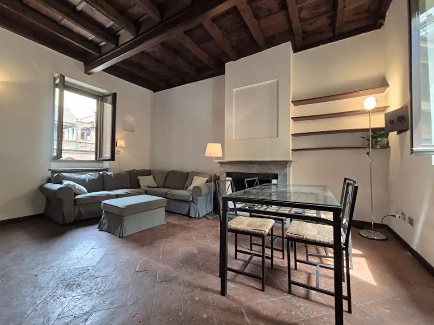 Immagine 1 di Appartamento in affitto  in Alzaia Naviglio Grande 26 a Milano