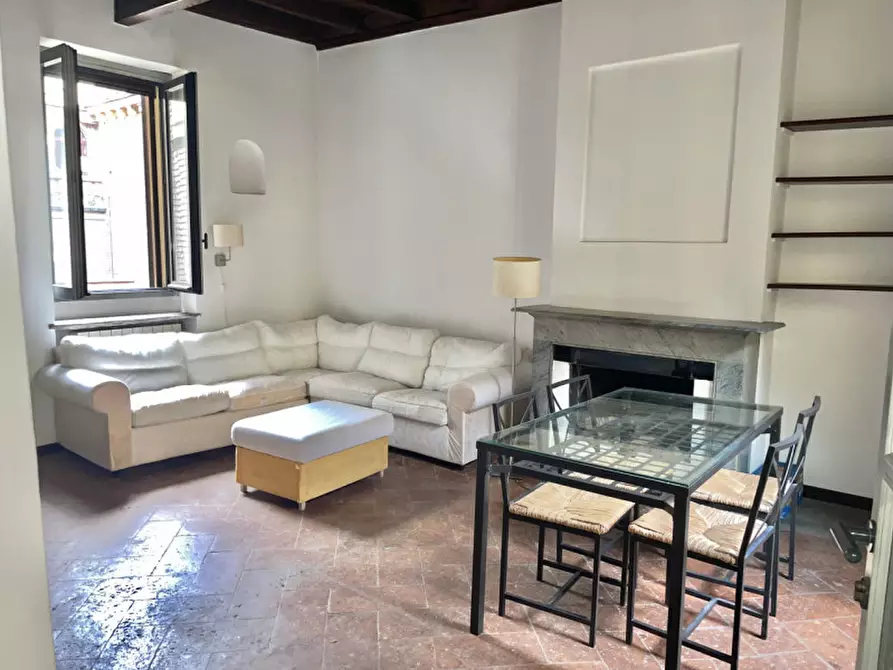 Immagine 2 di Appartamento in affitto  in Alzaia Naviglio Grande 26 a Milano