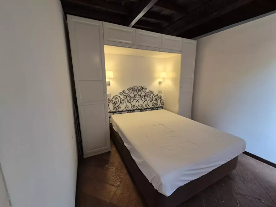 Immagine 4 di Appartamento in affitto  in Alzaia Naviglio Grande 26 a Milano