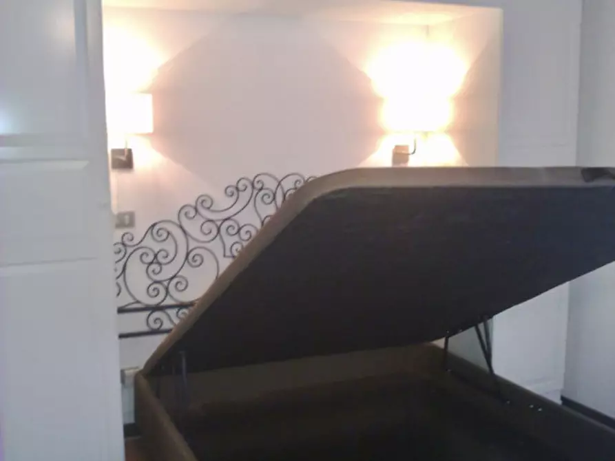 Immagine 5 di Appartamento in affitto  in Alzaia Naviglio Grande 26 a Milano