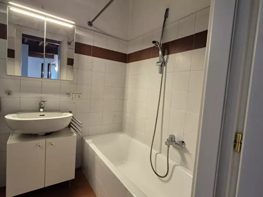 Immagine 6 di Appartamento in affitto  in Alzaia Naviglio Grande 26 a Milano
