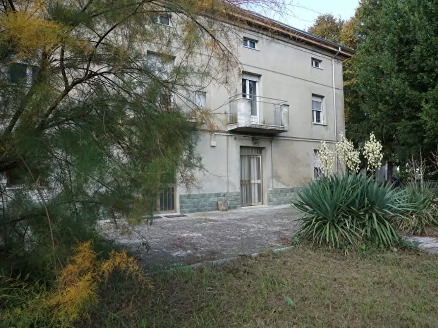 Immagine 34 di Casa trifamiliare in vendita  in Strada Chiesa di Castelnovo, 20 a Parma