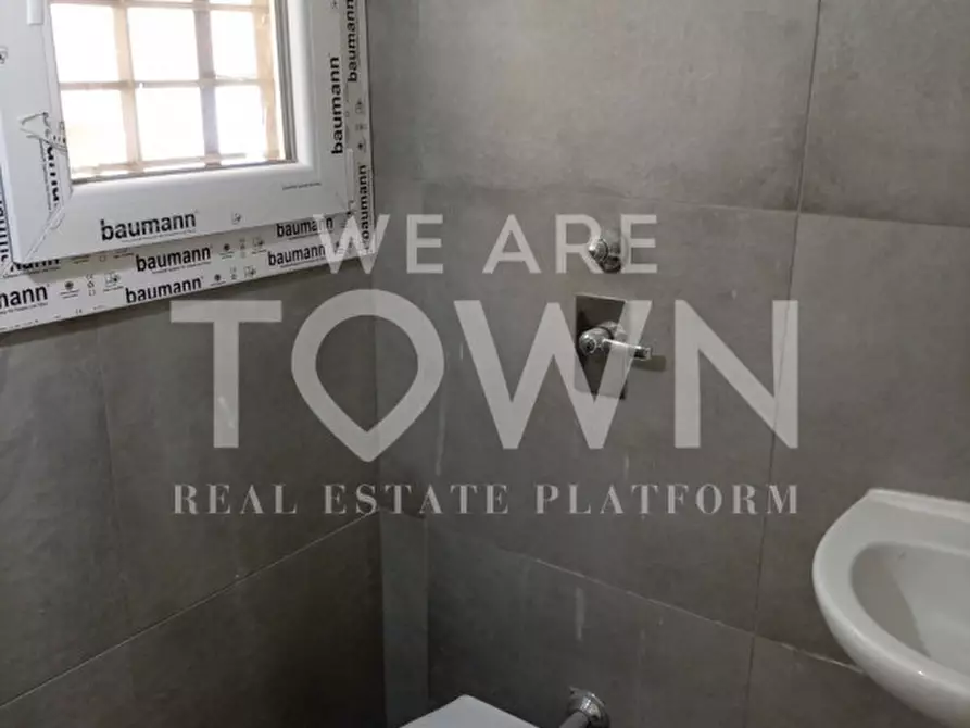 Immagine 10 di Negozio in affitto  in Viale Carlo Espinasse 84 a Milano