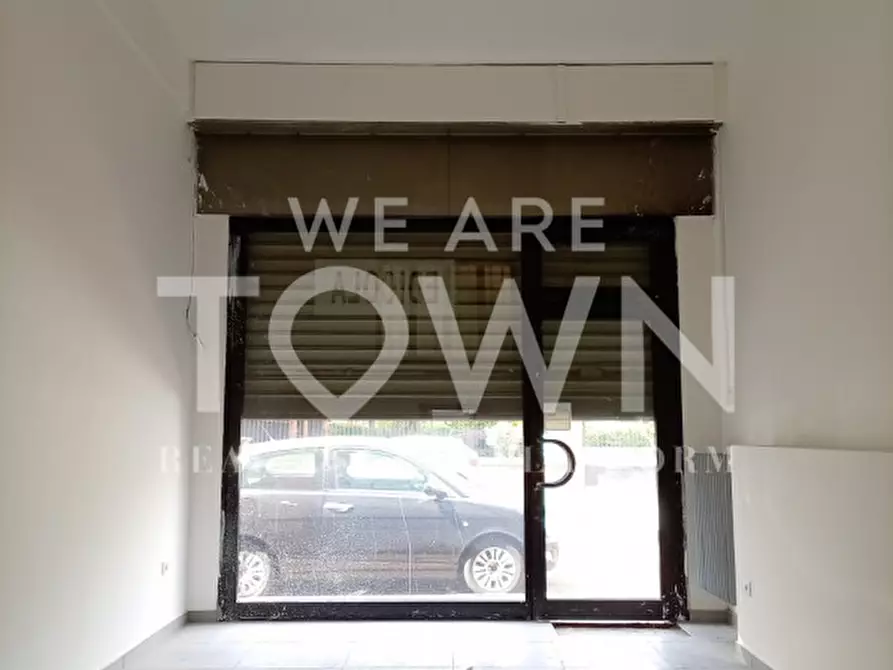 Immagine 15 di Negozio in affitto  in Viale Carlo Espinasse 84 a Milano