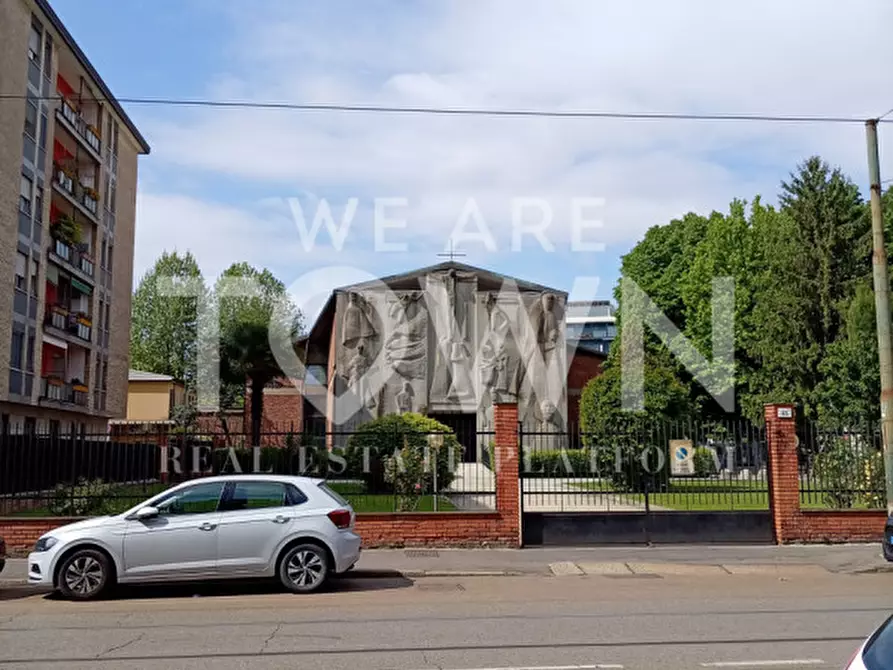 Immagine 22 di Negozio in affitto  in Viale Carlo Espinasse 84 a Milano