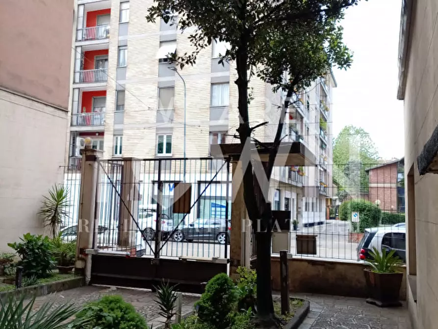 Immagine 24 di Negozio in affitto  in Viale Carlo Espinasse 84 a Milano