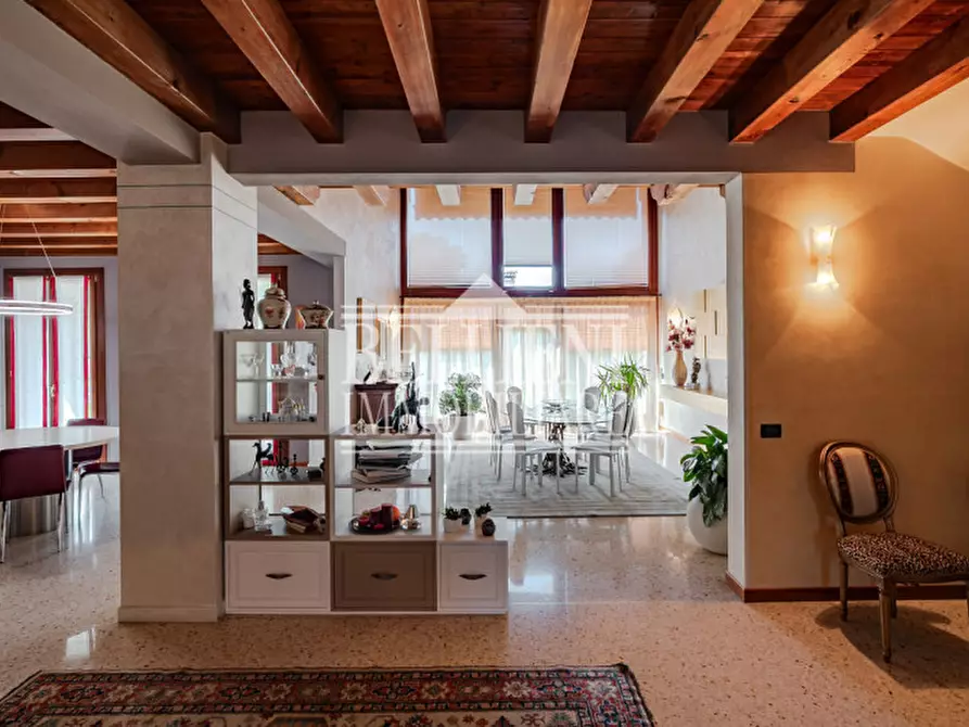 Immagine 4 di Villa in vendita  in Via Francesco Crispi a Costabissara