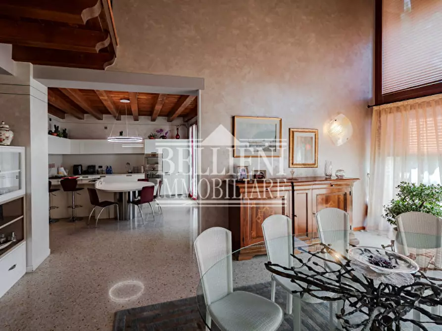 Immagine 6 di Villa in vendita  in Via Francesco Crispi a Costabissara