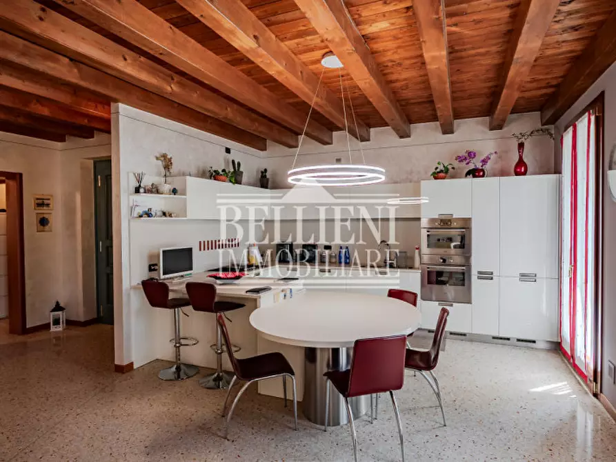 Immagine 8 di Villa in vendita  in Via Francesco Crispi a Costabissara