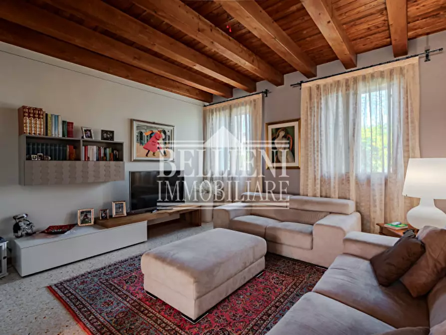 Immagine 9 di Villa in vendita  in Via Francesco Crispi a Costabissara