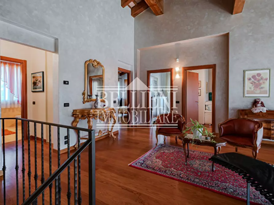 Immagine 10 di Villa in vendita  in Via Francesco Crispi a Costabissara
