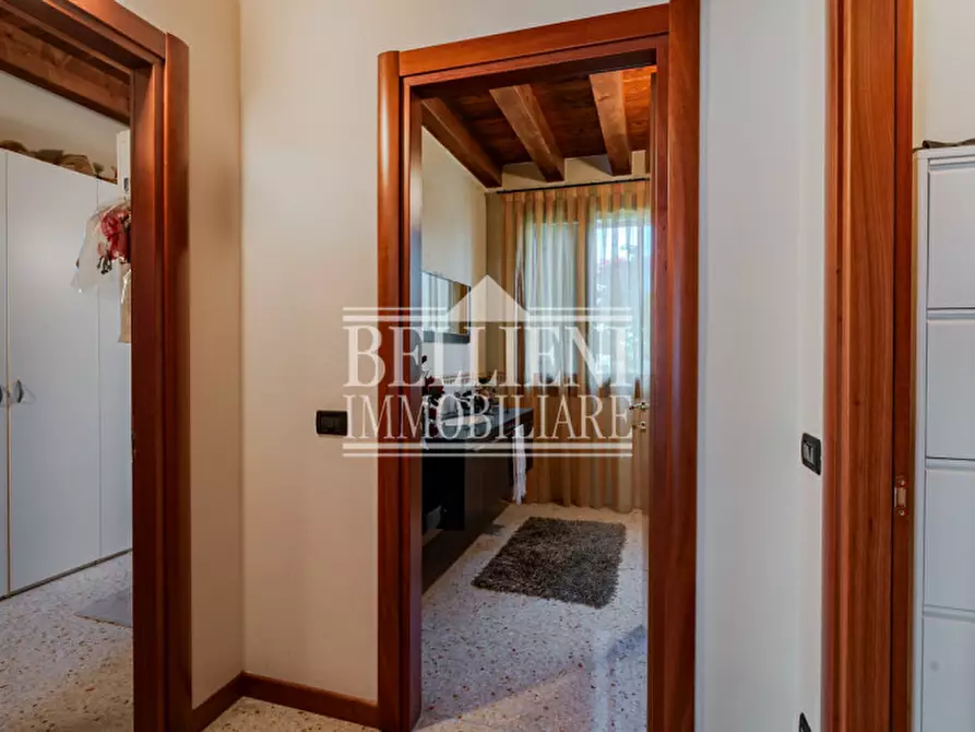 Immagine 20 di Villa in vendita  in Via Francesco Crispi a Costabissara