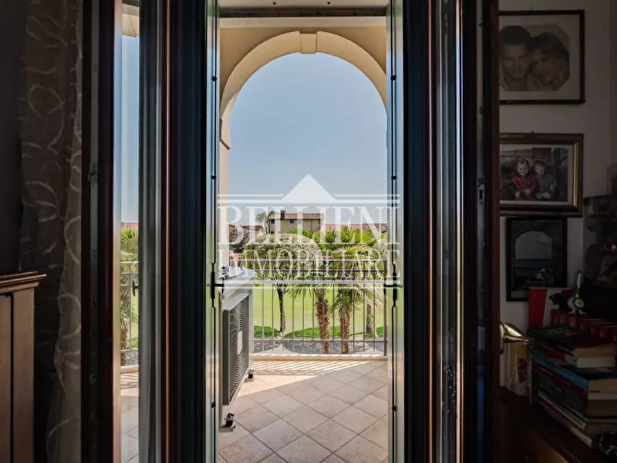 Immagine 21 di Villa in vendita  in Via Francesco Crispi a Costabissara