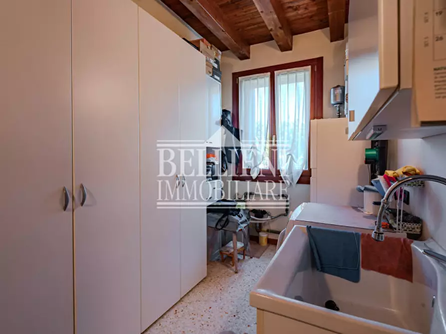 Immagine 17 di Villa in vendita  in Via Francesco Crispi a Costabissara