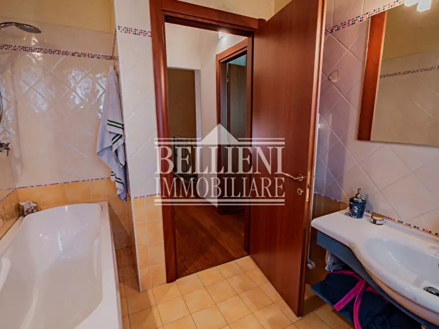 Immagine 25 di Villa in vendita  in Via Francesco Crispi a Costabissara