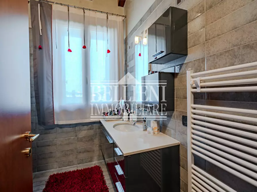 Immagine 29 di Villa in vendita  in Via Francesco Crispi a Costabissara
