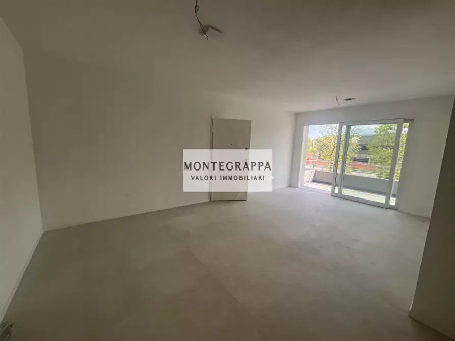 Immagine 5 di Appartamento in vendita  in Via Ottone Brentari a Rossano Veneto