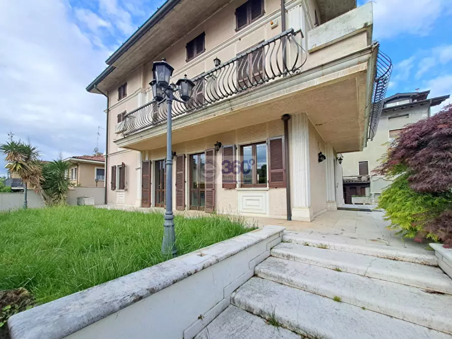 Immagine 2 di Appartamento in vendita  in Via Marchiani a Passirano