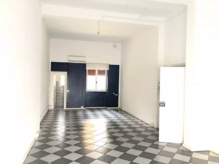 Immagine 3 di Negozio in vendita  in Via San Rocchino a Brescia