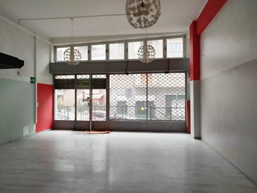 Immagine 10 di Negozio in affitto  in VIA ROMA 112 a Pino Torinese