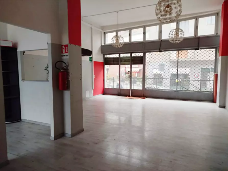 Immagine 11 di Negozio in affitto  in VIA ROMA 112 a Pino Torinese