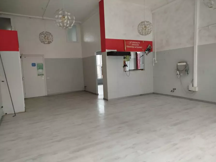 Immagine 12 di Negozio in affitto  in VIA ROMA 112 a Pino Torinese