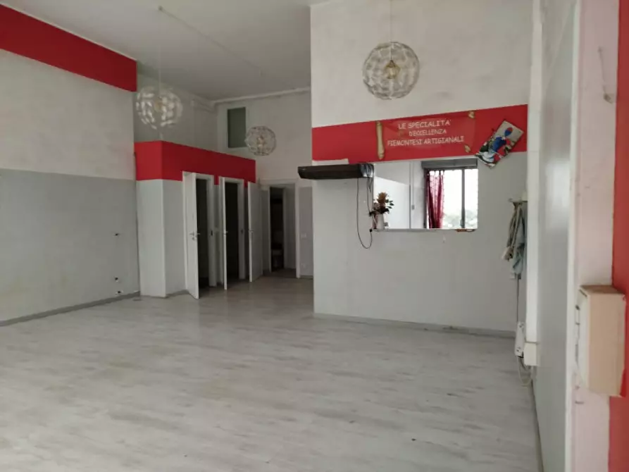 Immagine 13 di Negozio in affitto  in VIA ROMA 112 a Pino Torinese