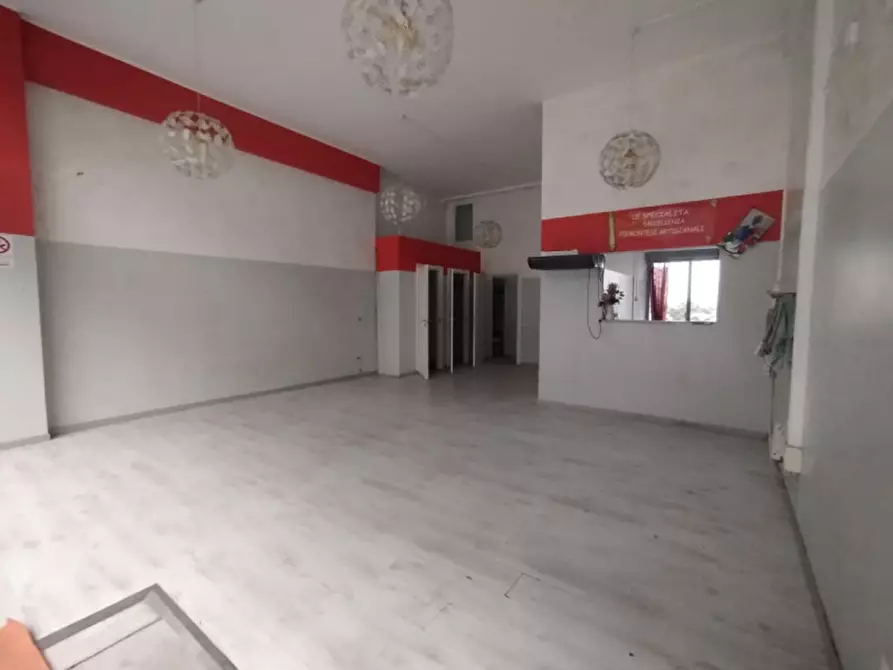 Immagine 15 di Negozio in affitto  in VIA ROMA 112 a Pino Torinese