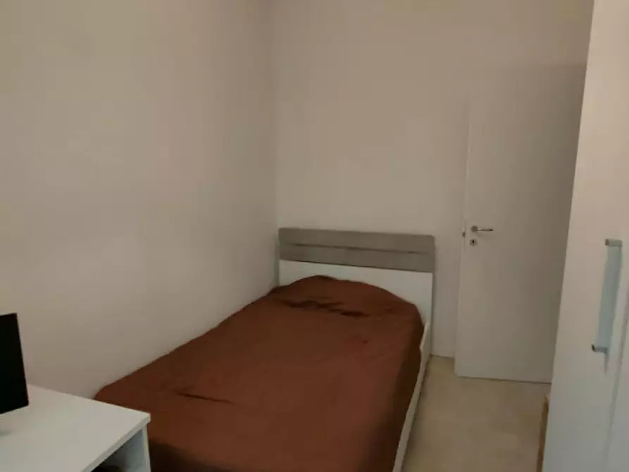 Immagine 4 di Camera in affitto  in Via Marco Aurelio Cavedagni, 10 a Parma