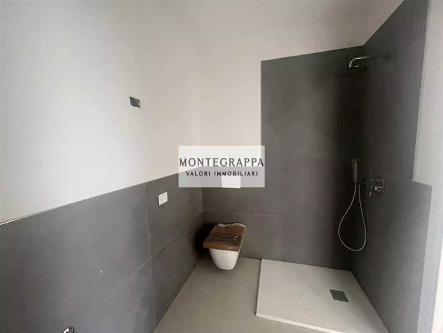 Immagine 12 di Appartamento in vendita  in Via Venticinque Aprile a Rossano Veneto