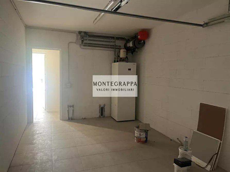 Immagine 13 di Appartamento in vendita  in Via Venticinque Aprile a Rossano Veneto
