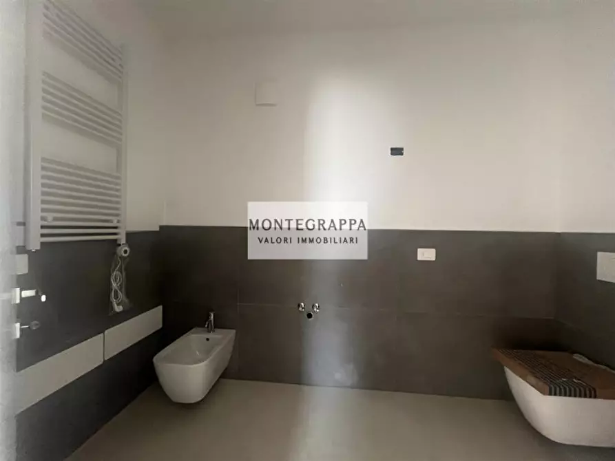 Immagine 4 di Casa bifamiliare in vendita  in Via Ottone Brentari a Rossano Veneto