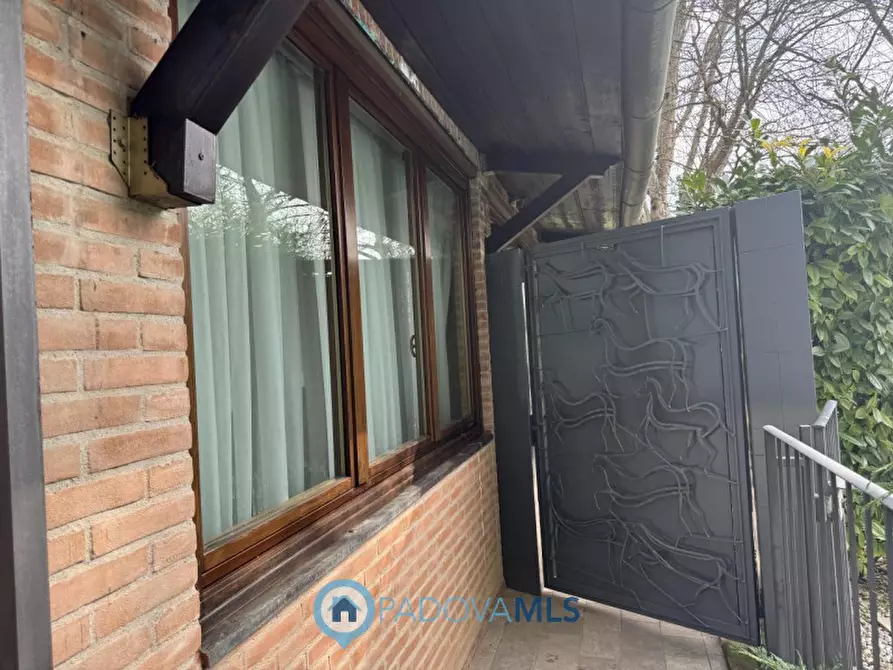 Immagine 3 di Villa in affitto  in Via Friuli a Padova