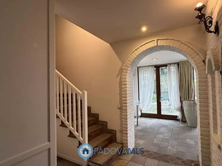Immagine 14 di Villa in affitto  in Via Friuli a Padova
