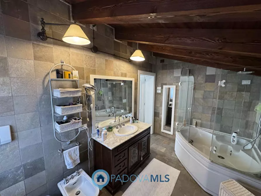 Immagine 21 di Villa in affitto  in Via Friuli a Padova