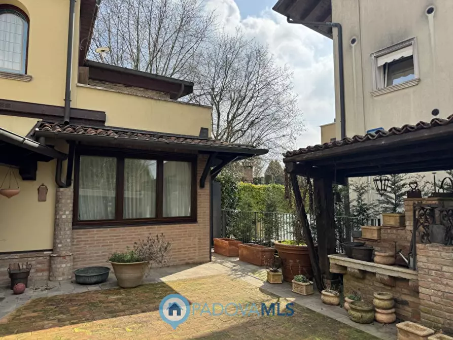 Immagine 39 di Villa in affitto  in Via Friuli a Padova