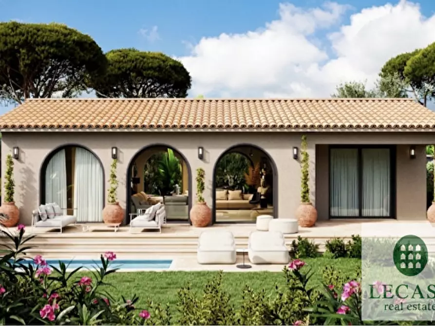 Immagine 1 di Villa in vendita  in Via Giovanni Agnelli a Forte Dei Marmi