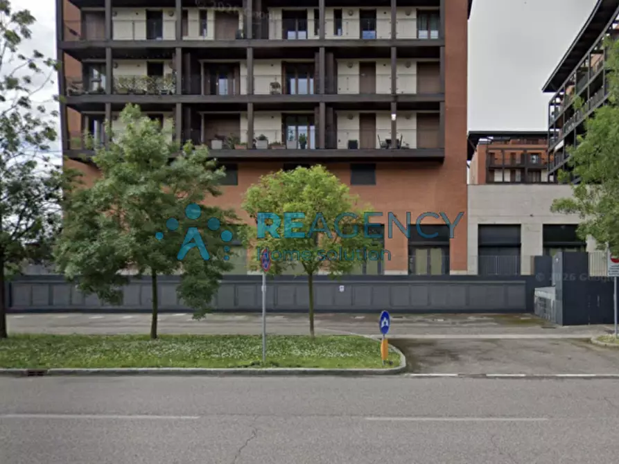 Immagine 9 di Negozio in affitto  in Via Darsena a Ferrara