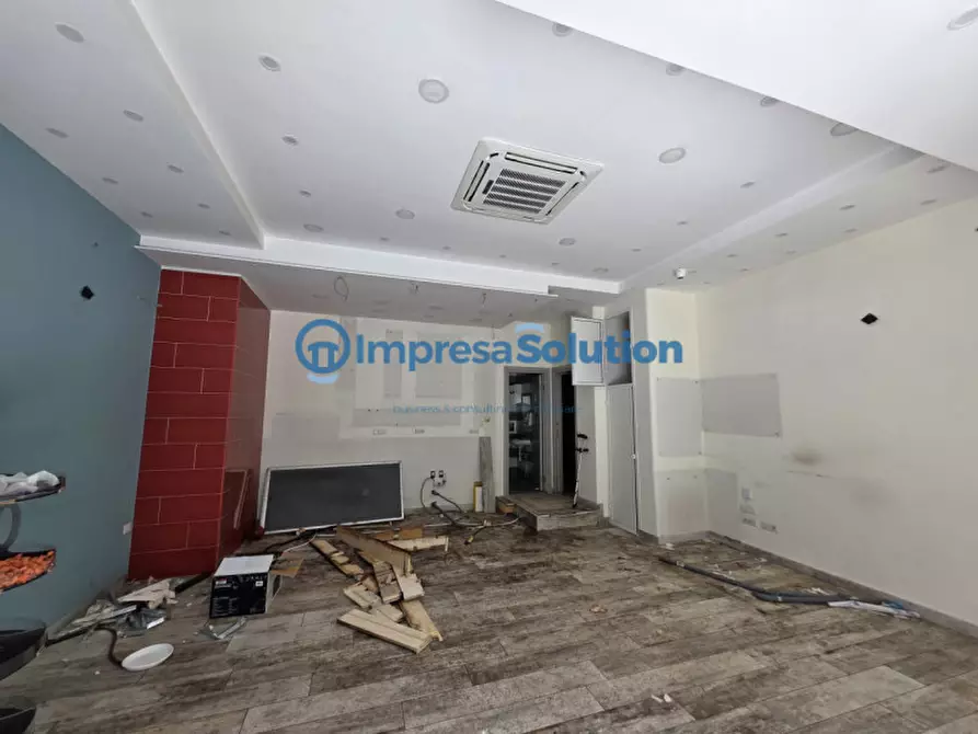 Immagine 6 di Negozio in affitto  in Via Diocleziano a Napoli