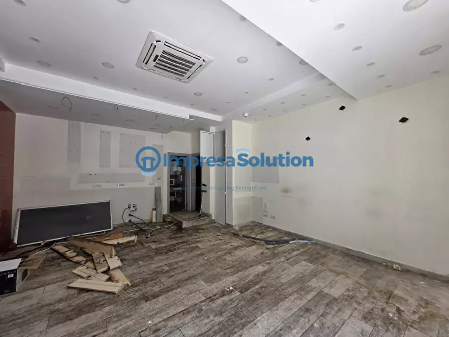 Immagine 8 di Negozio in affitto  in Via Diocleziano a Napoli