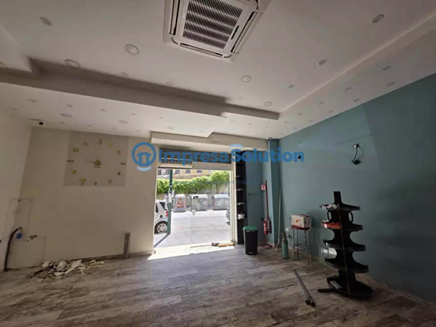Immagine 11 di Negozio in affitto  in Via Diocleziano a Napoli