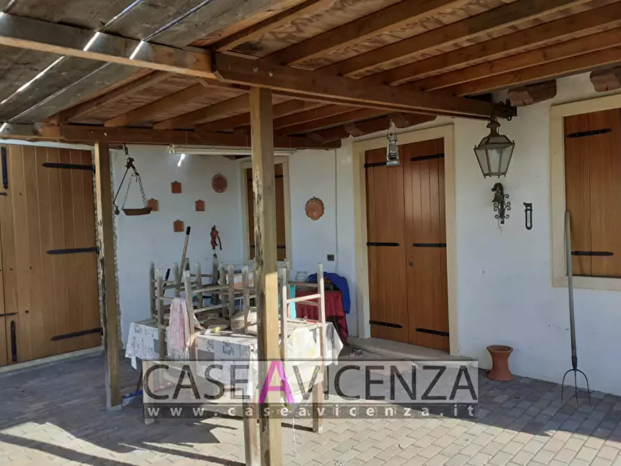 Immagine 3 di Villa in vendita  in Via Chiesa a Nanto