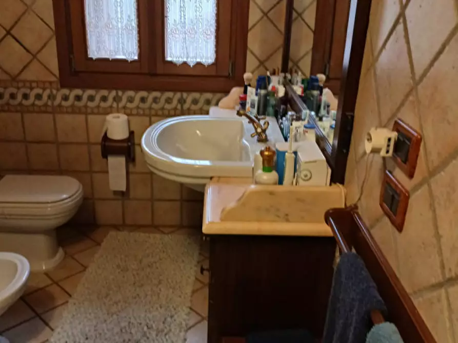 Immagine 33 di Villa in vendita  in Via Chiesa a Nanto